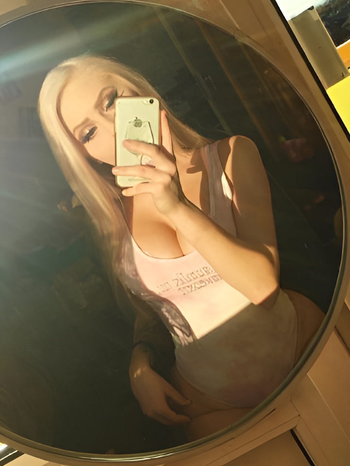 Анечка привлекальеная девушка из Алушты цена от 4000 руб