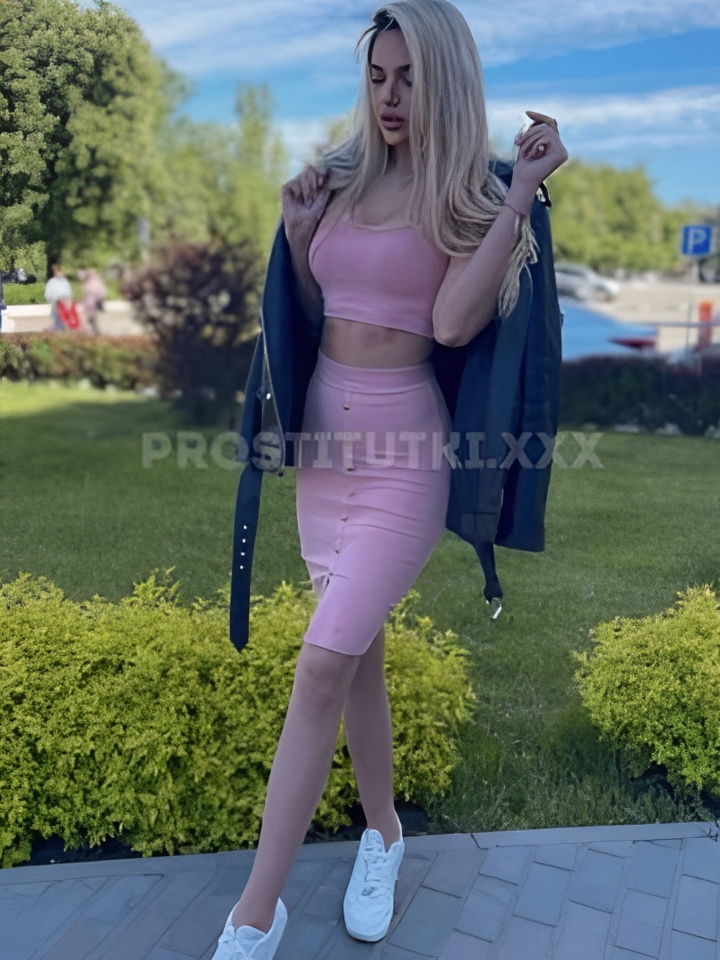 Галя привлекальеная девушка из Алушты цена от 2000 руб