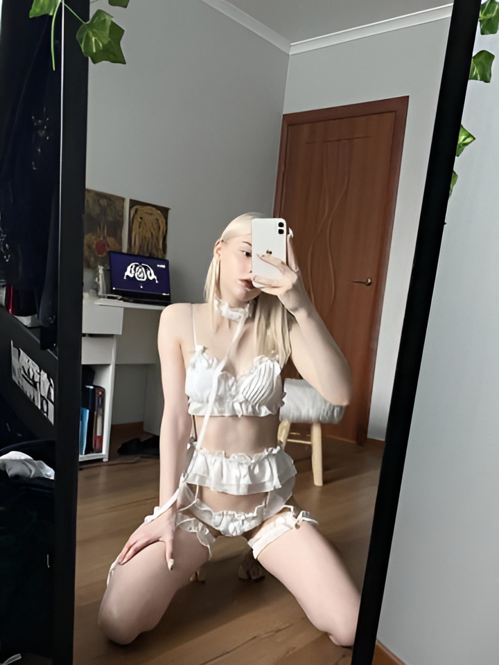 Мальвина привлекальеная девушка из Алушты цена от 2500 руб