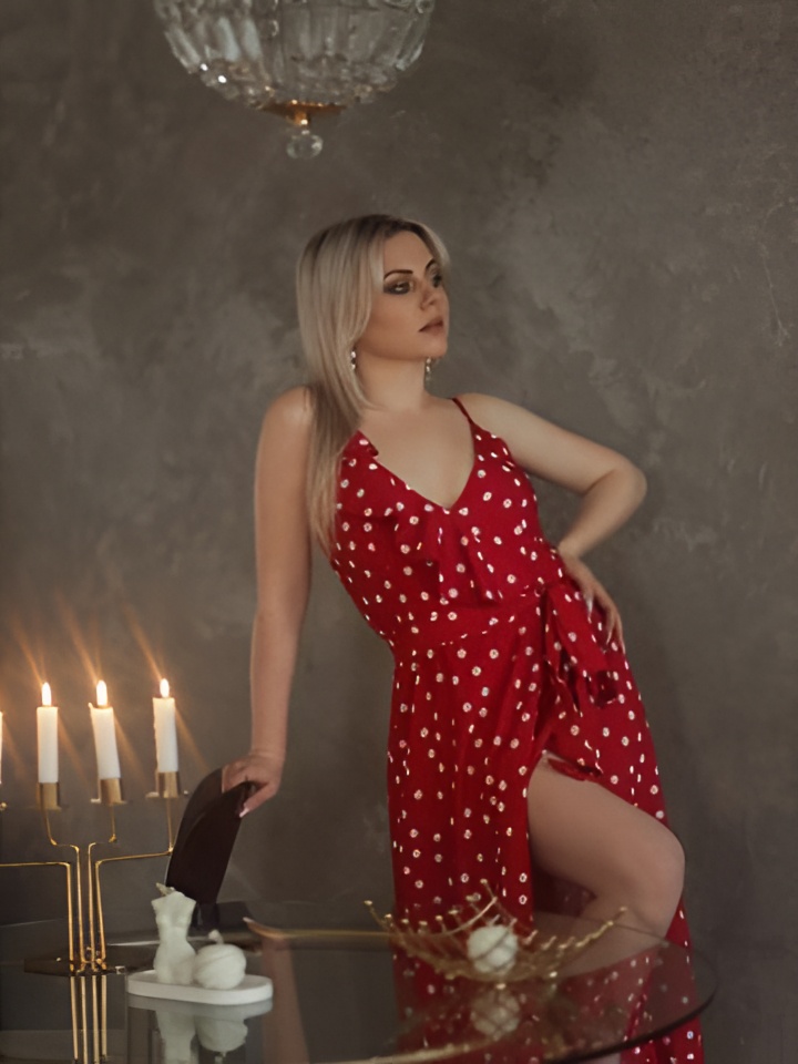 Варвара привлекальеная девушка из Алушты цена от 2500 руб