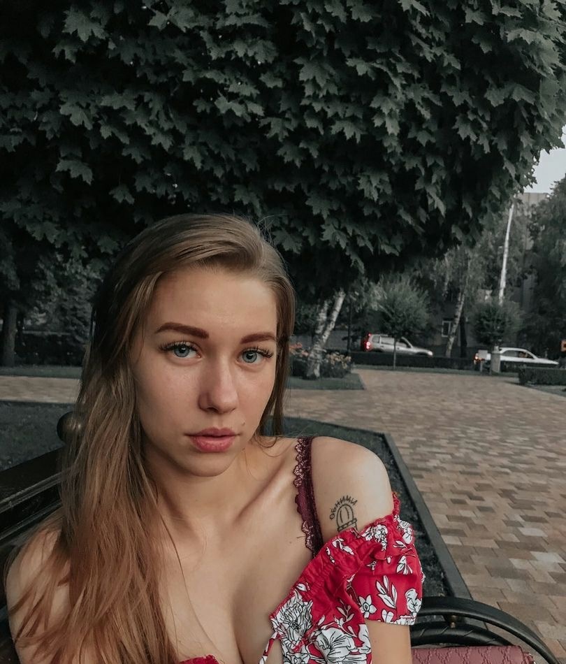 Алиса привлекальеная девушка из Алушты цена от 3000 руб