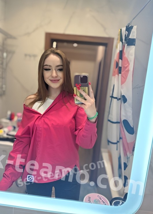 Арина привлекательная девушка из Алушты цена от 5000 руб