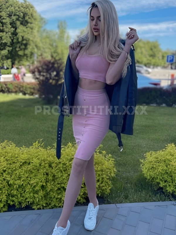 Галя привлекательная девушка из Алушты цена от 2000 руб