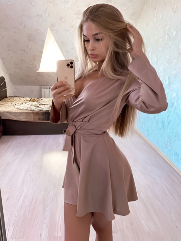 Леся привлекательная девушка из Алушты цена от 5000 руб