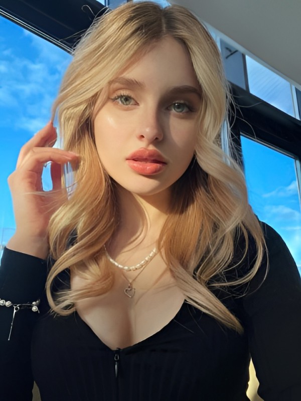 Ника привлекательная девушка из Алушты цена от 2000 руб