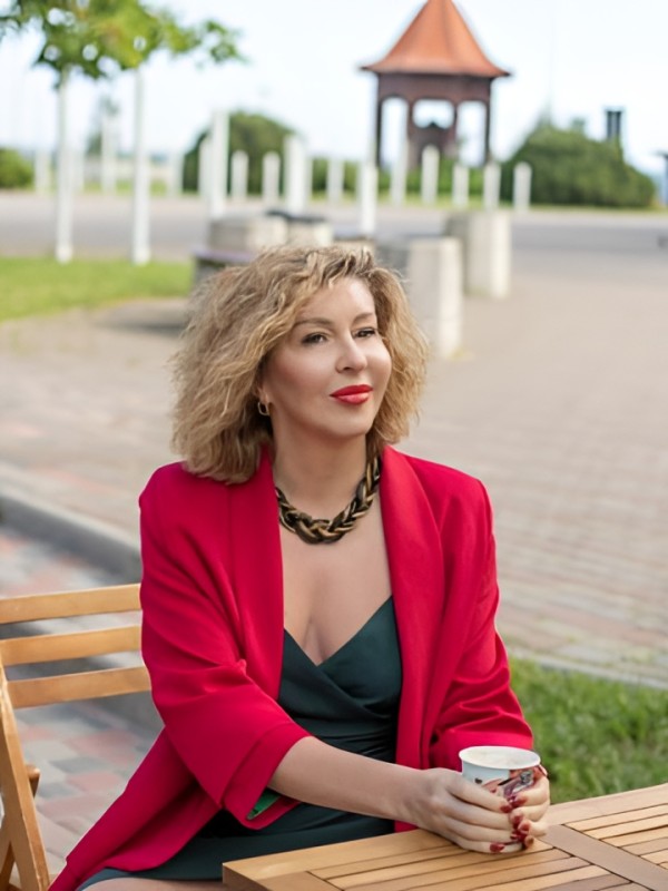 Олеся привлекательная девушка из Алушты цена от 4000 руб