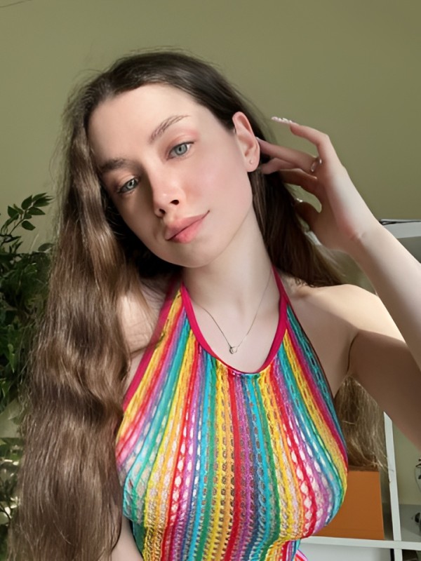 Рената привлекательная девушка из Алушты цена от 3000 руб