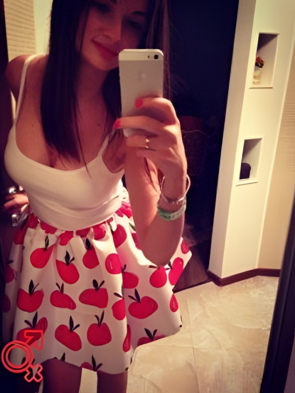 Ярослава привлекательная девушка из Алушты цена от 10000 руб