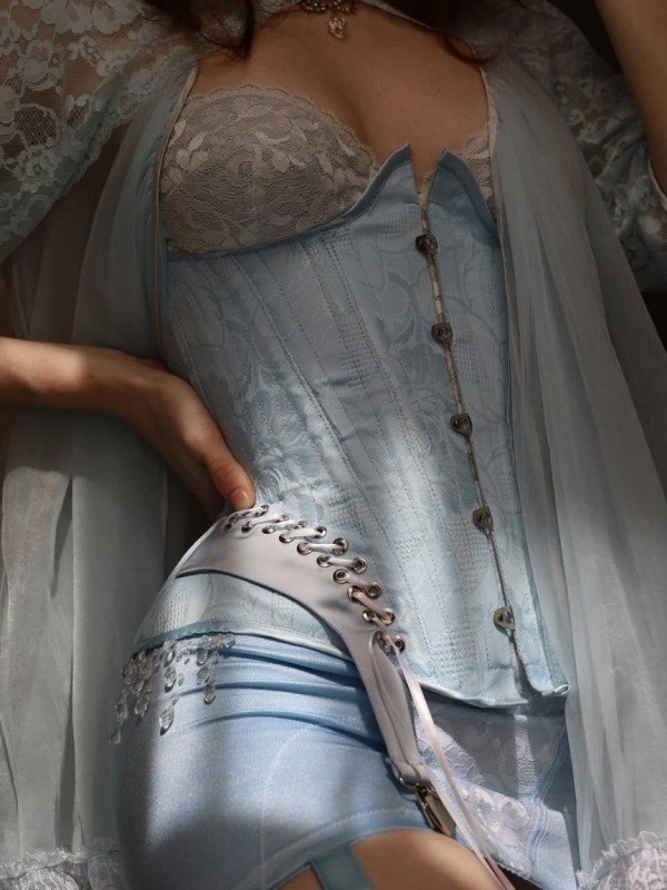 Ирина привлекательная девушка из Алушты цена от 7000 руб